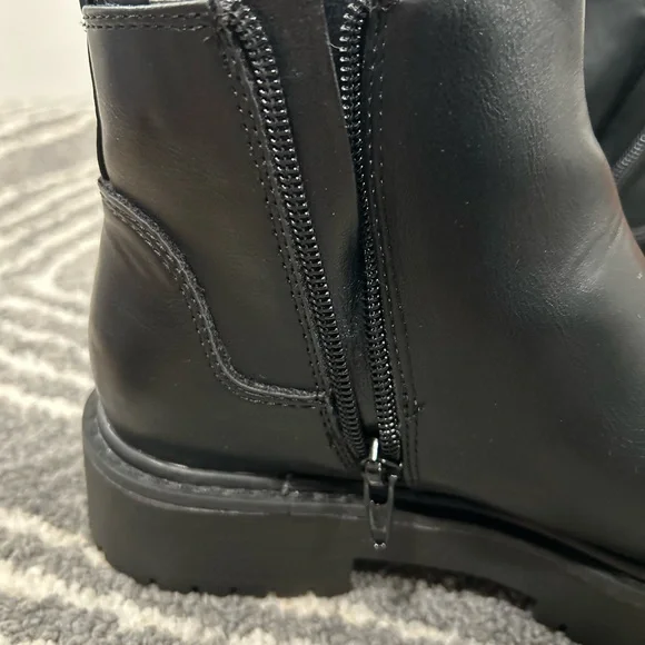 Time and tru ankle Chelsea boots size 6 - Picture 7 of 10